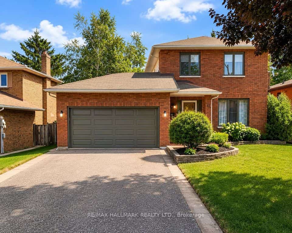15 Byron Crescent, Barrie, ON L4N 6G6