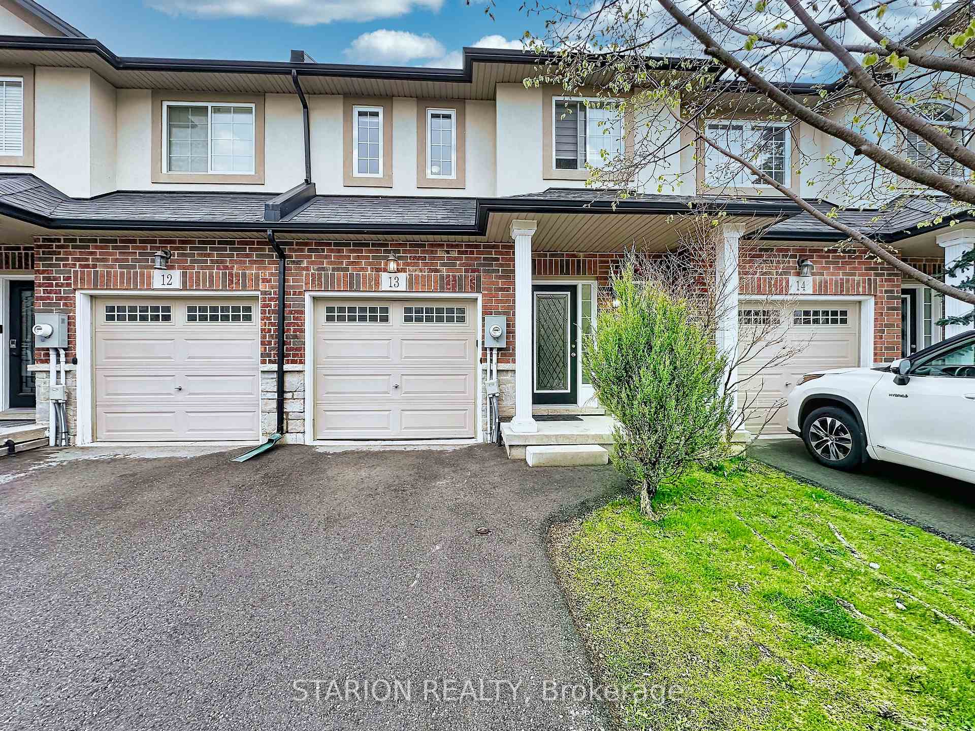 345 GLANCASTER Road #13, Hamilton, ON L9G 3K9