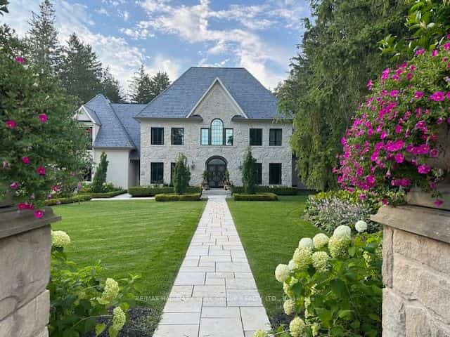 108 Kennedy Street W, Aurora, ON L4G 2L7
