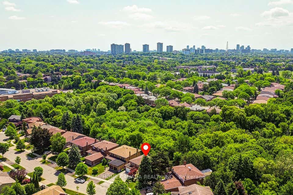 20 Saddletree Drive, Toronto, ON M2H 3L3