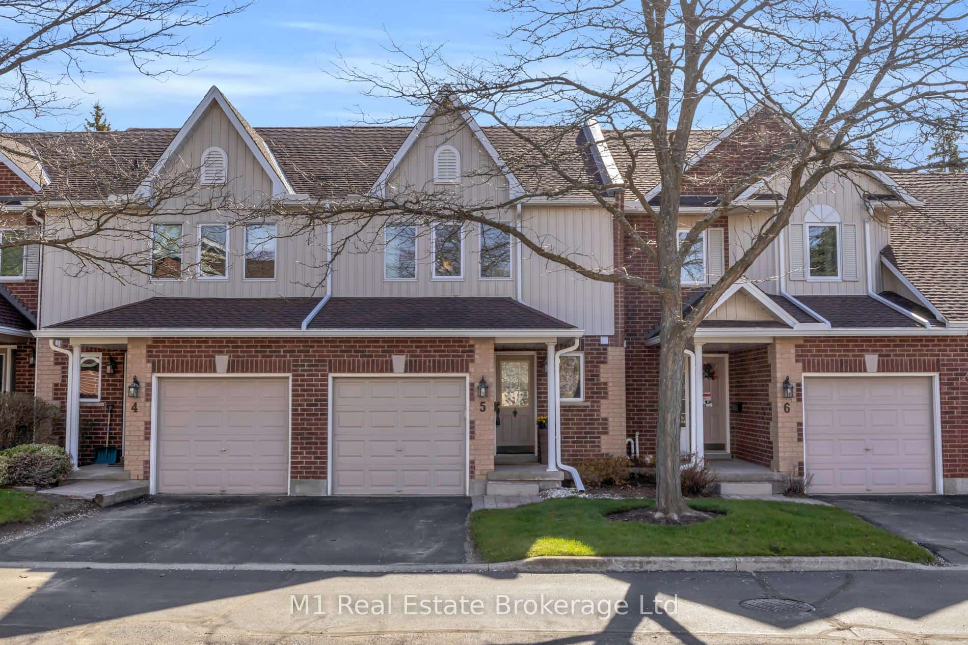 39 Ptarmigan Drive #5, Guelph, ON N1C 1E8