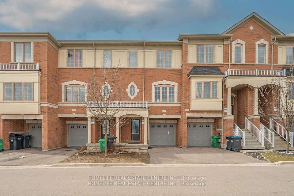 17 Cedarland Road, Brampton, ON L6Y 6E6