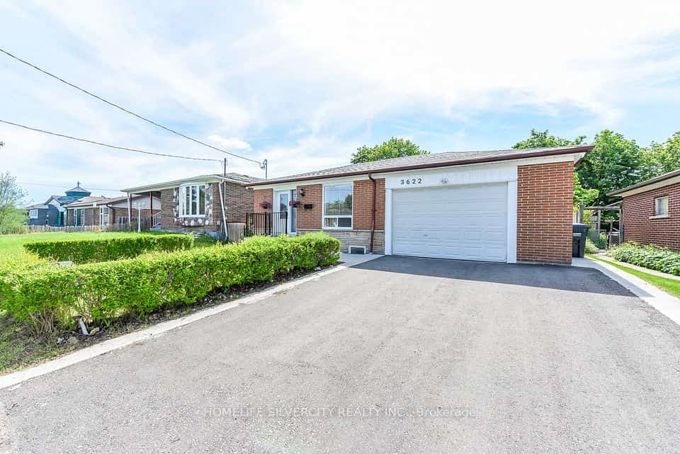 3622 Dunrankin Drive, Mississauga, ON L4T 1V9