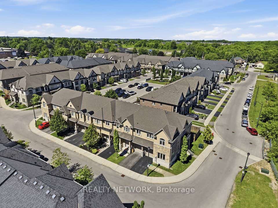 104 Sonoma Valley Crescent, Hamilton, ON L9B 0J3