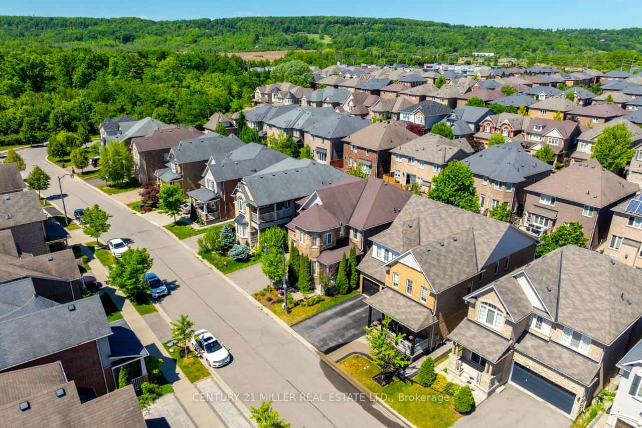 468 Coombs Court, Milton, ON L9T 7N5