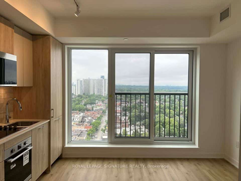 10 Oak St Street #2310, Toronto, ON M5A 0Z1