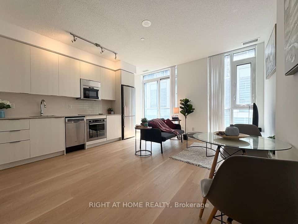 101 Erskine Avenue #308, Toronto, ON M4P 0C5