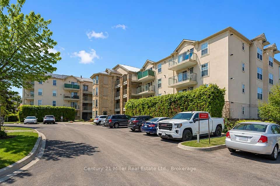 1450 Bishops Gate #111, Oakville, ON L6M 4N1