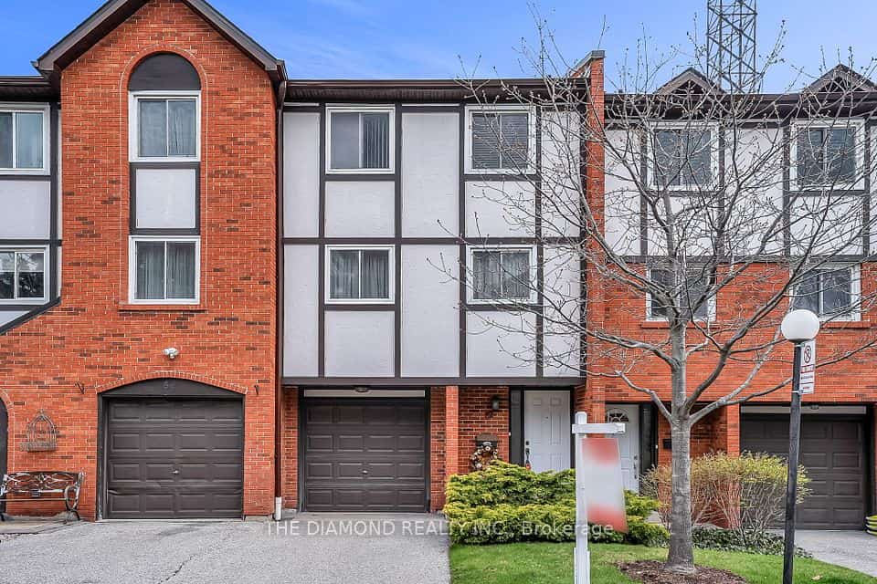 1755 Rathburn Road E #82, Mississauga, ON L4W 2M8
