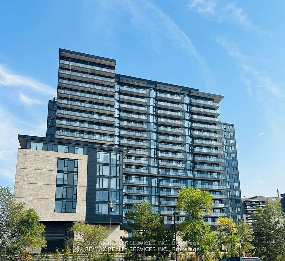 86 Dundas Street E #409, Mississauga, ON L5A 0B1