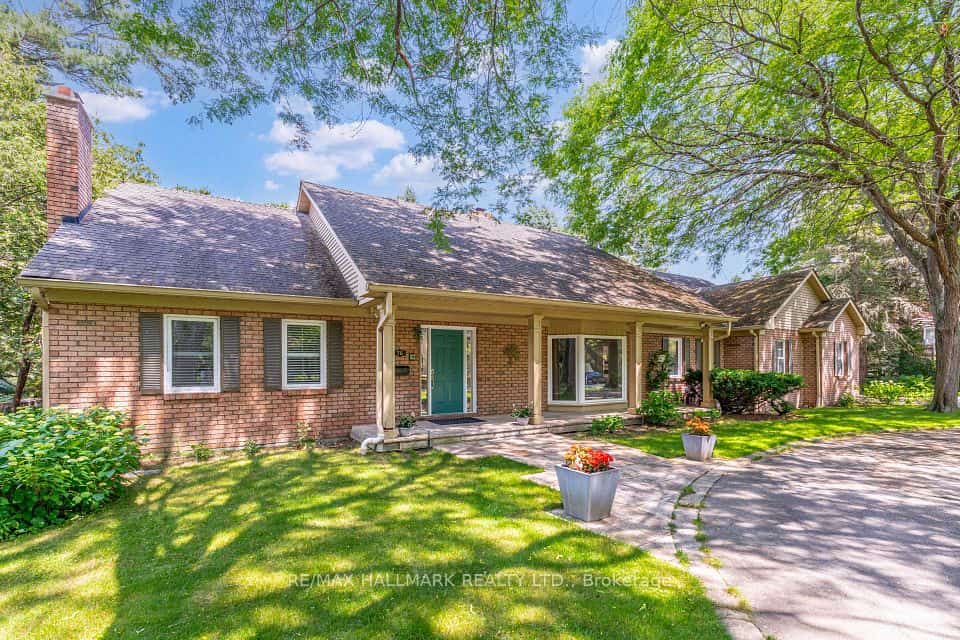 75 Arbour Drive, Oakville, ON L6J 4Y6