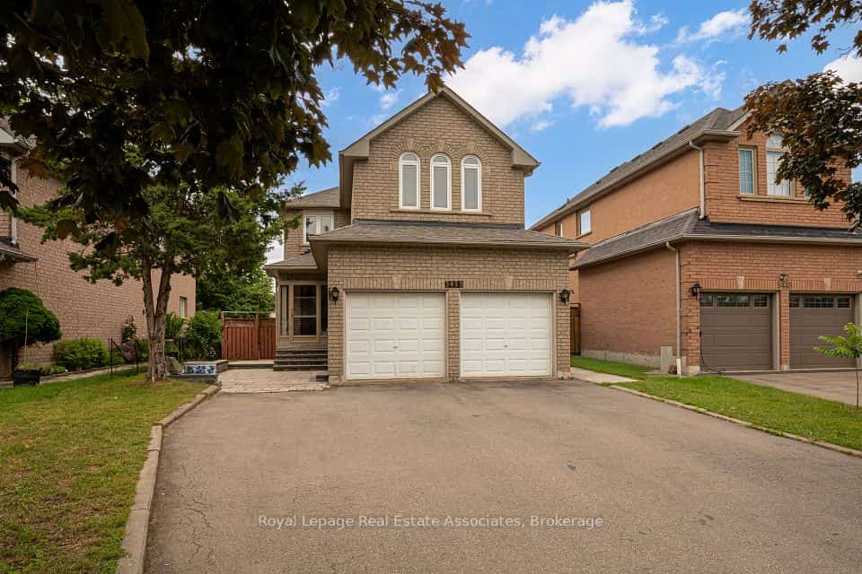 5453 Middleport Crescent, Mississauga, ON L4Z 3V2