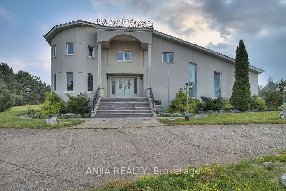 44 Bellini Avenue, Brampton, ON L6P 0E2