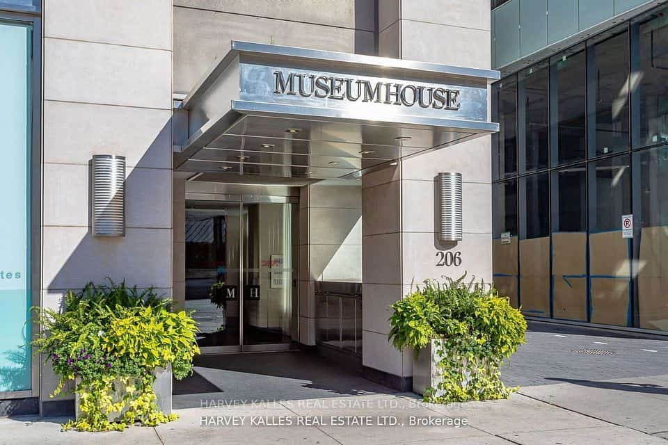 206 Bloor Street W #1202, Toronto, ON M5S 1T8
