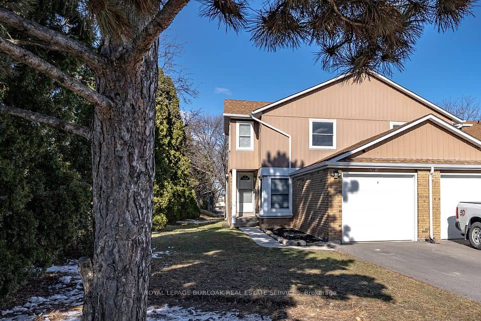 2185 Fairchild Boulevard, Burlington