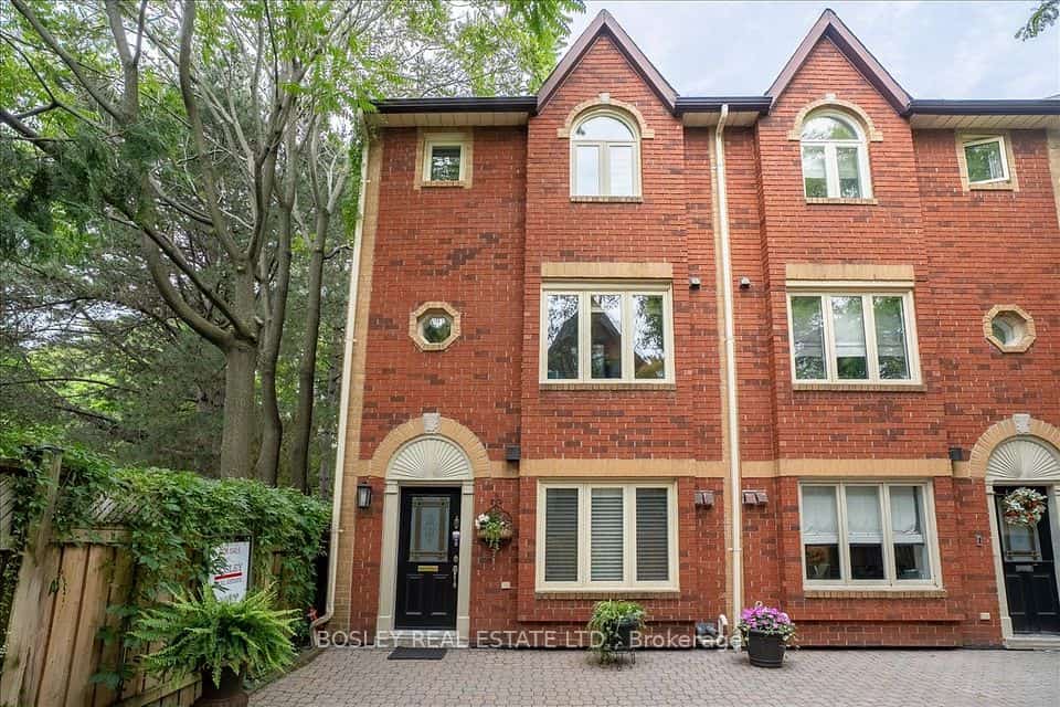 18 Doncrest Road #11, Toronto, ON M4K 1R8