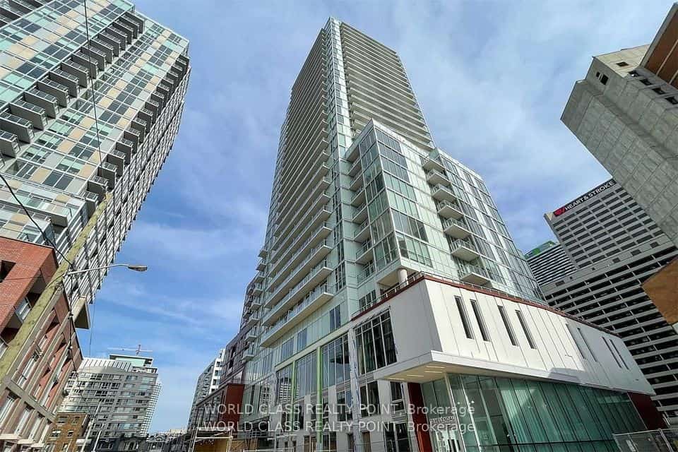 33 Helendale Avenue #1404, Toronto, ON M4R 0A4