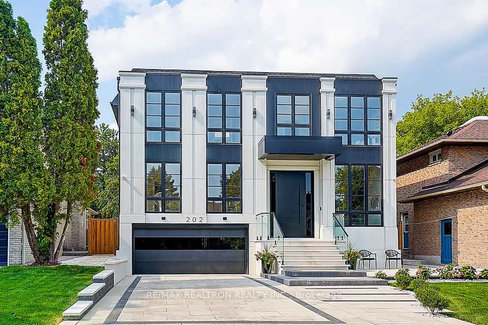 202 Carlton Road, Markham, ON L3R 3L8