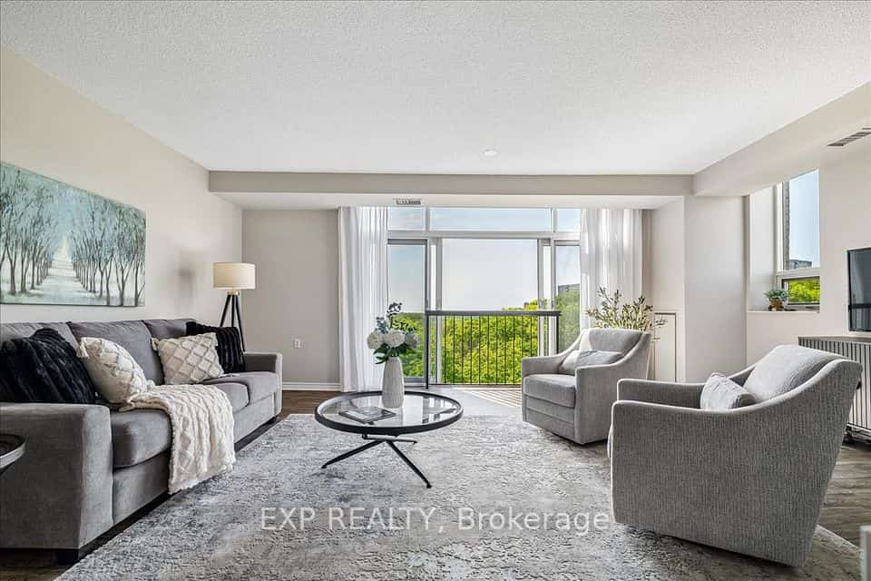 200 Burnhamthorpe Road E #708, Mississauga, ON L5A 4L4