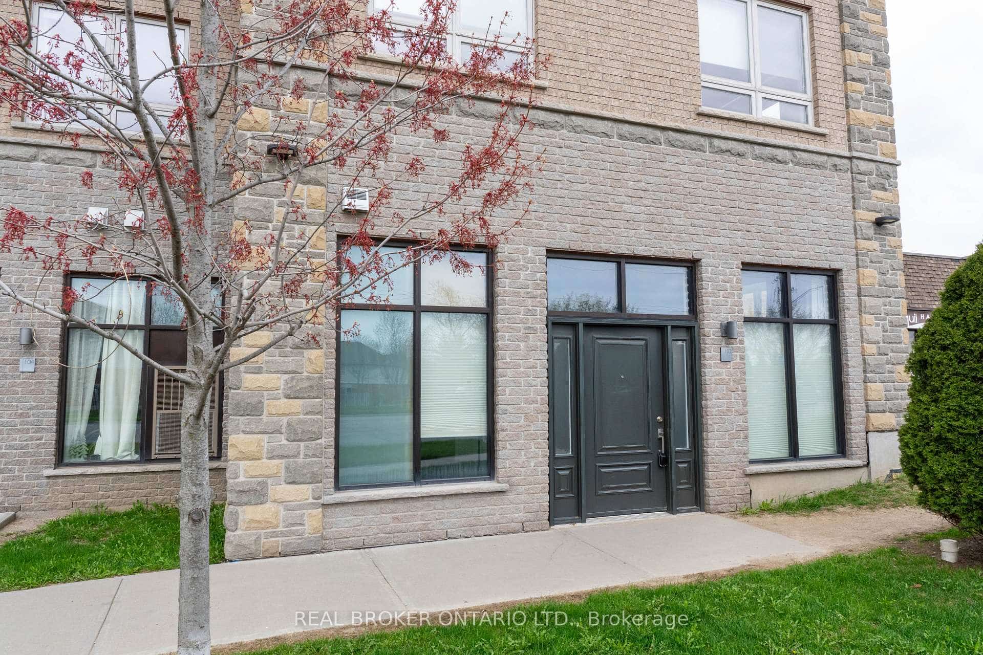 904 Paisley Road #102, Guelph, ON N1K 0C6