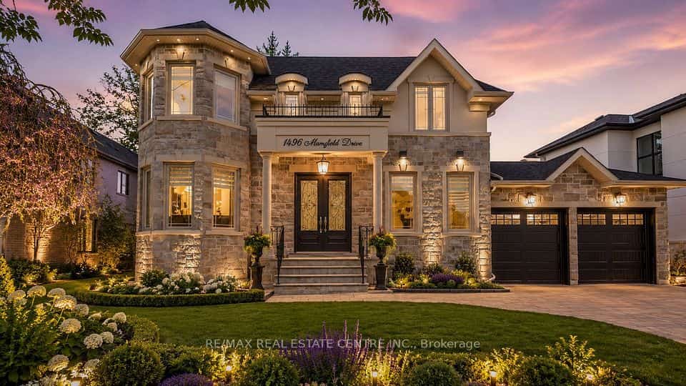 1496 Mansfield Drive, Oakville, ON L6H 1K4