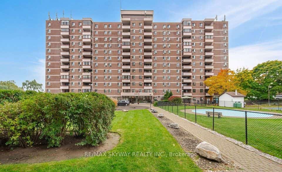 1615 Bloor Street #1203, Mississauga, ON L4X 1S2