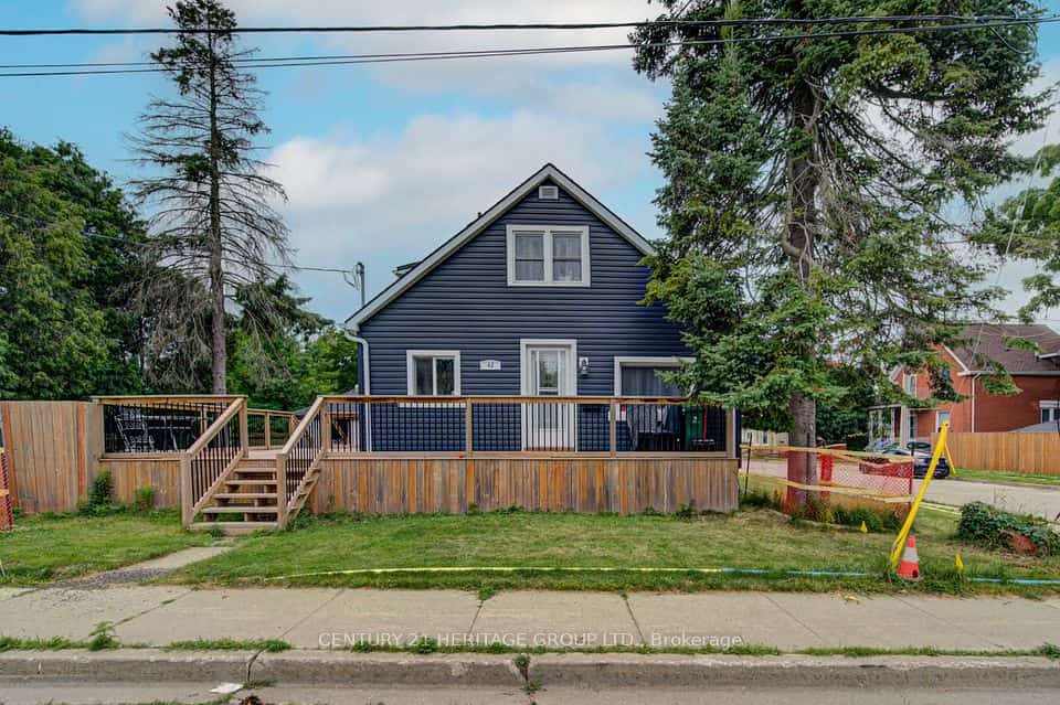 42 Henry Street, Cambridge, ON N1R 3W4