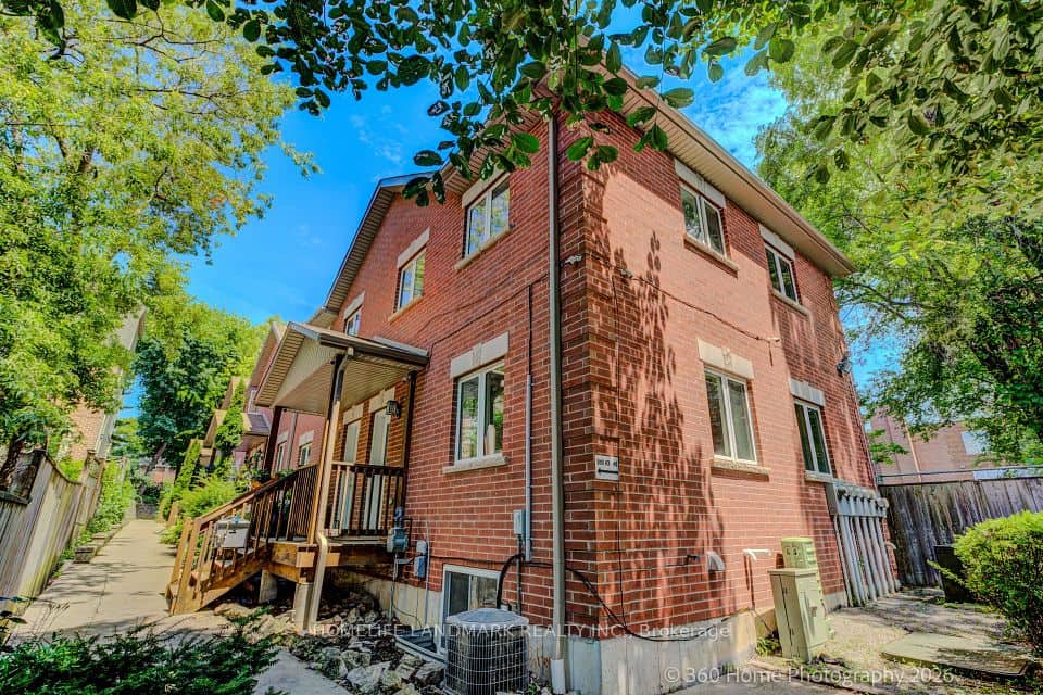 736 Kingston Road, Toronto