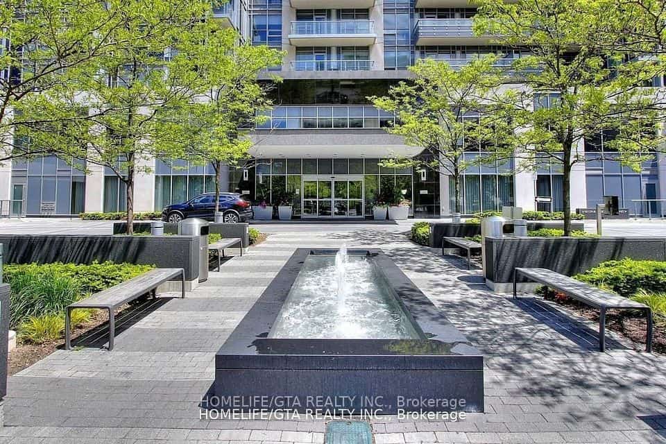 120 Harrison Garden Boulevard #428, Toronto, ON M2N 0H1