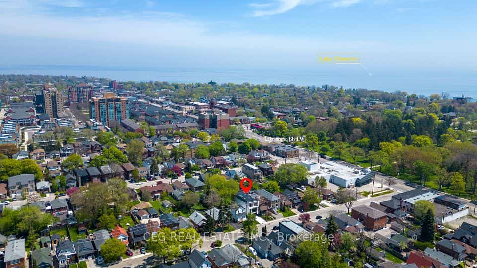 21 Sixteenth Street, Toronto, ON M8V 3J7