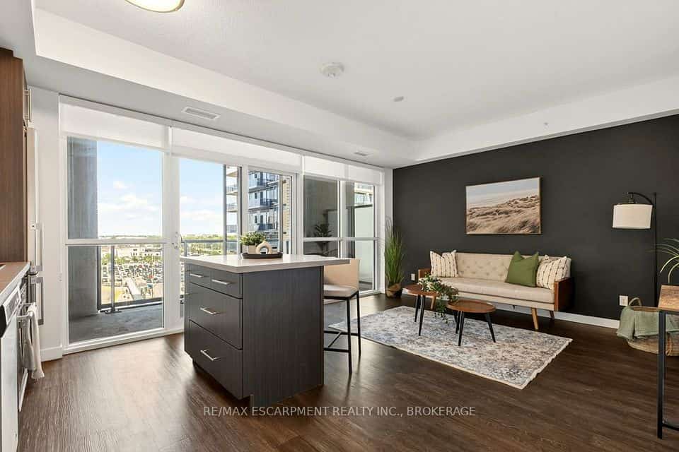 2087 Fairview Street #702, Burlington, ON L7R 0E5