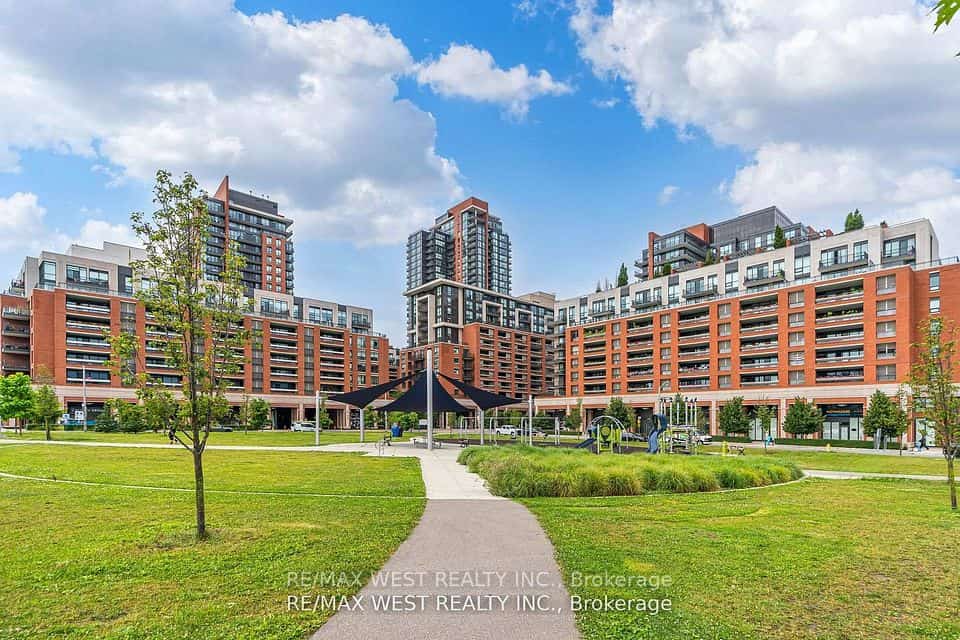 830 Lawrence Avenue #803, Toronto, ON M6A 0A2