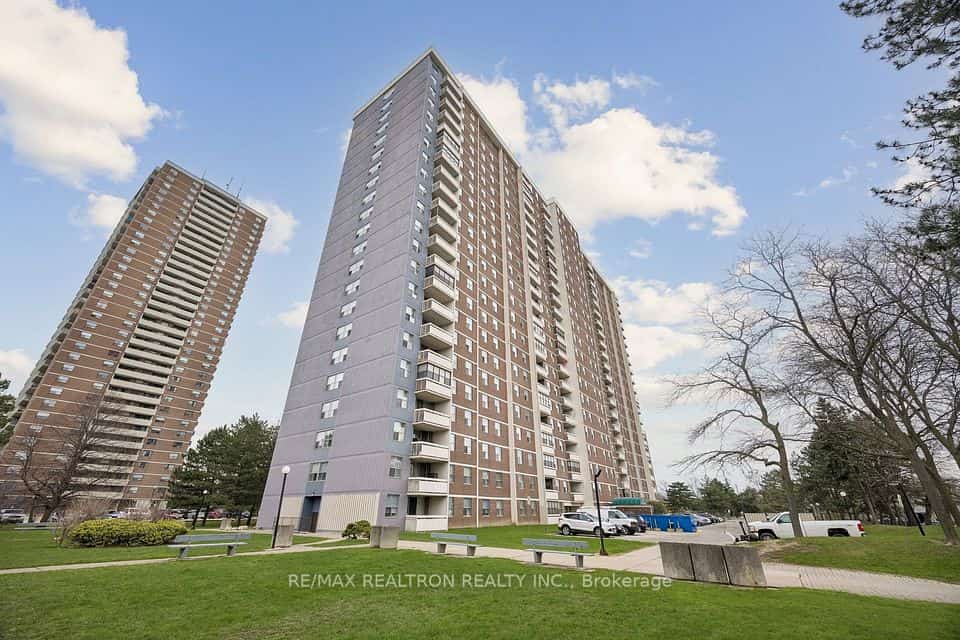 205 Hilda Avenue #2208, Toronto, ON M2M 4B1