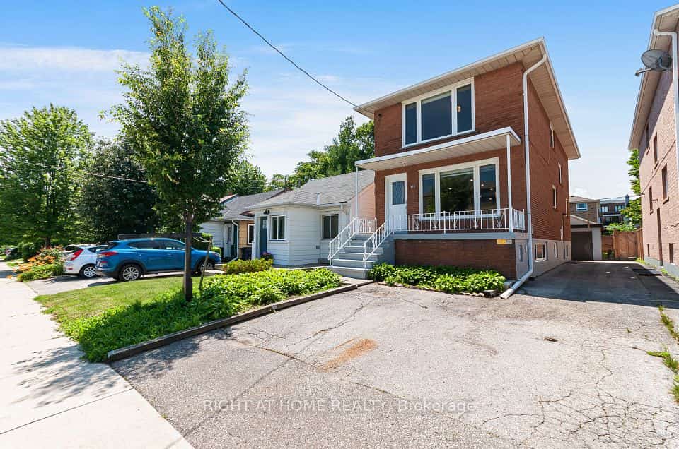 128 Twenty Second Street, Toronto, ON M8V 3M4