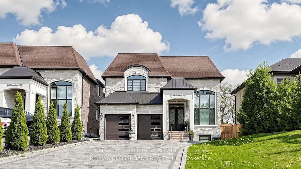 1427 Rosebank Road, Pickering, ON L1V 1P3