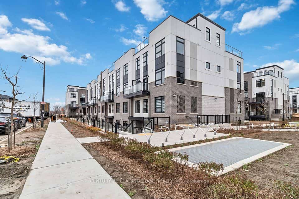 1569 Rose Way #128, Milton, ON L9E 0J2