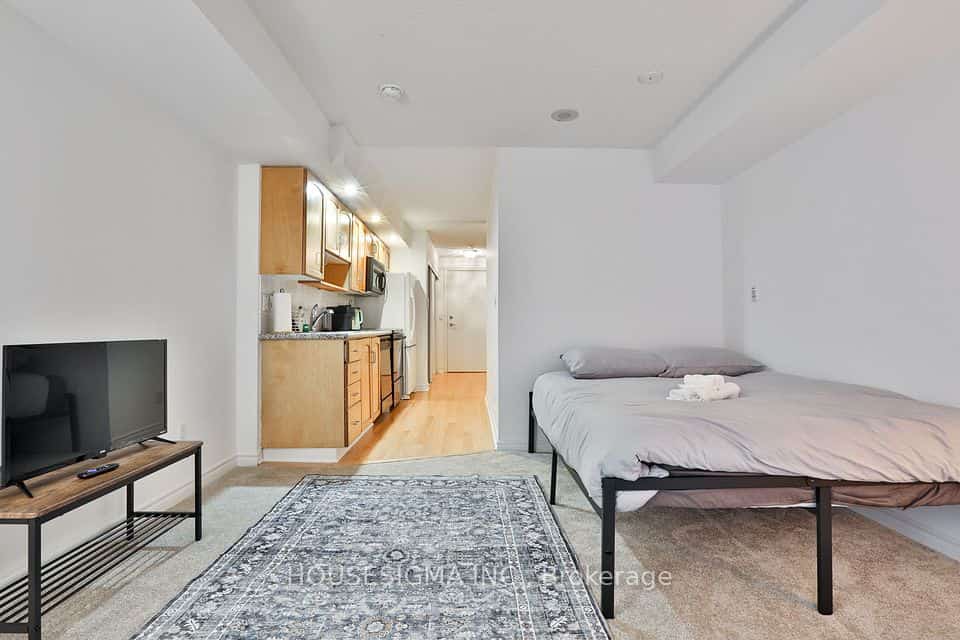 270 Wellington St Street W, Toronto, ON M5V 3P5