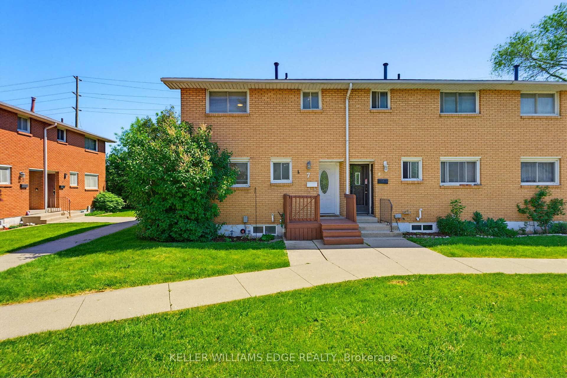 161 Berkindale Drive #7, Hamilton, ON L8E 1M6