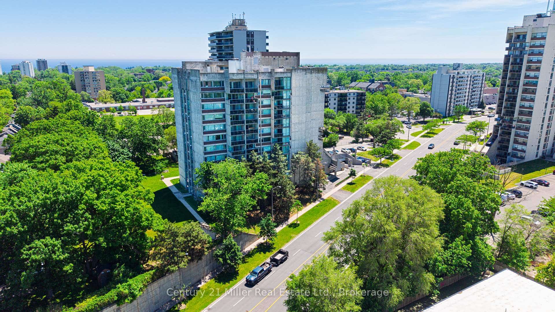 20 Speers Road #304, Oakville, ON L6K 3R5