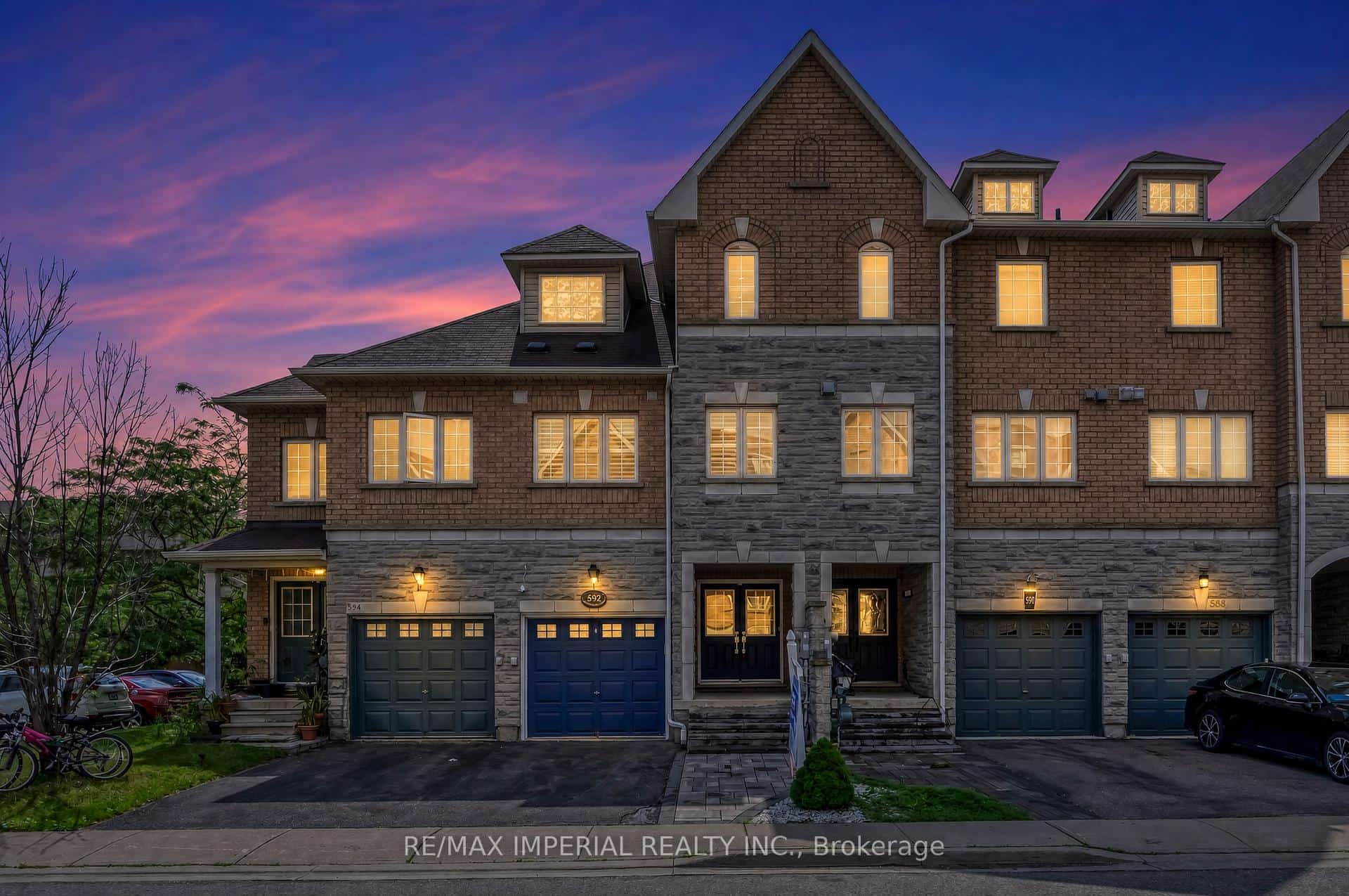 592 Candlestick Circle, Mississauga, ON L4Z 0B5