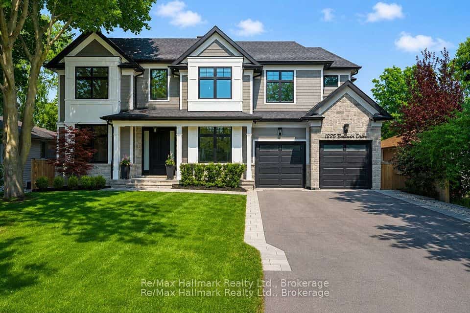 1225 Baldwin Drive, Oakville, ON L6J 2W4