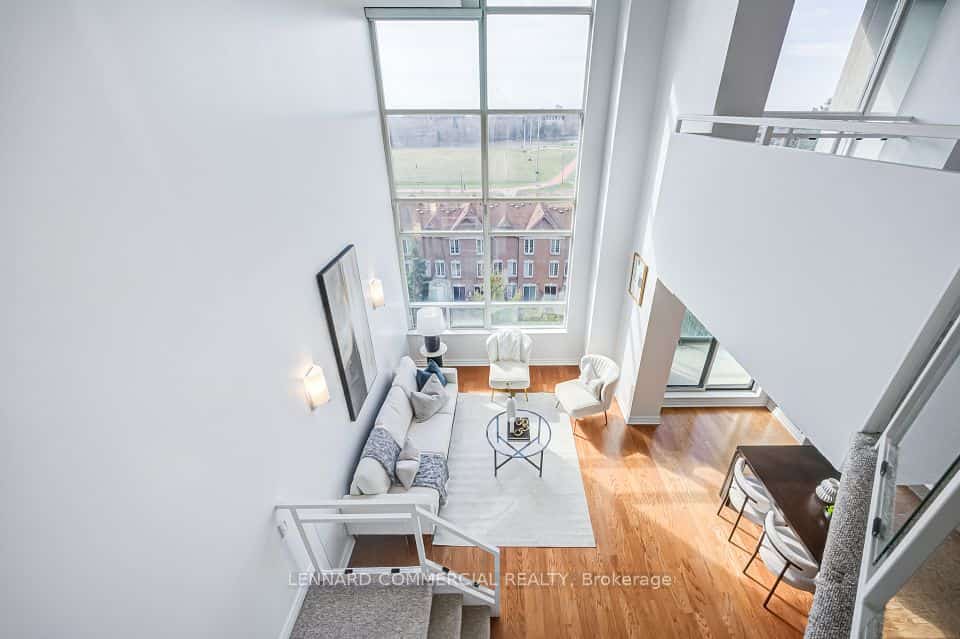 200 Manitoba Street #417, Toronto, ON M8Y 3Y9