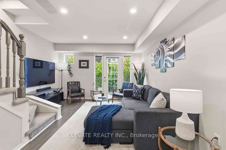 50 Merchant Lane #207, Toronto, ON M6P 4J6