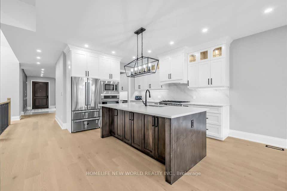 225 Sunnybrae Avenue, Innisfil, ON L9S 1K4