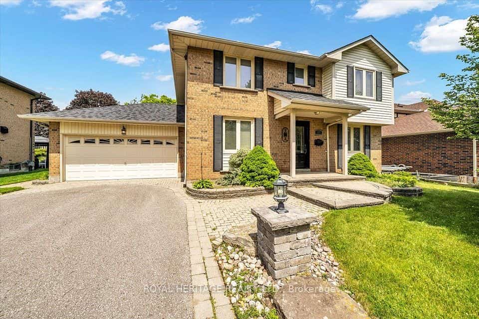 15 Cadby Road, Ajax, ON L1S 3X6