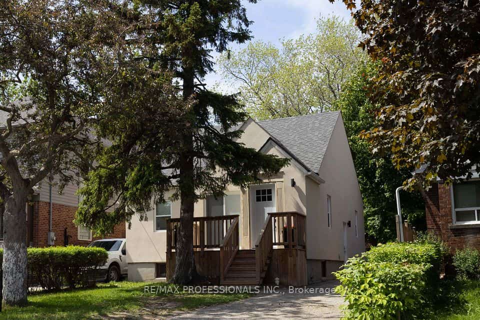 76 Macdonald Street, Toronto, ON M8V 1Y4