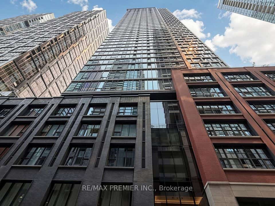 55 Mercer Street #1007, Toronto, ON M5V 0W4