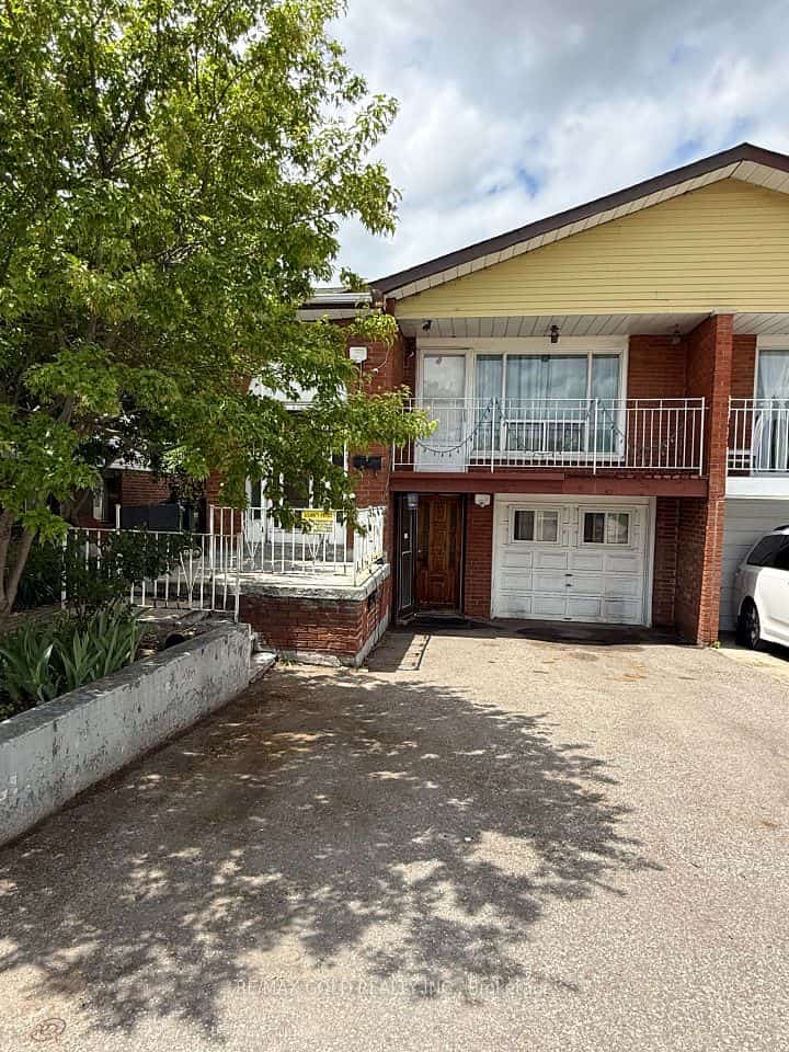 3777 Keenan Crescent, Mississauga, ON L4T 3M1