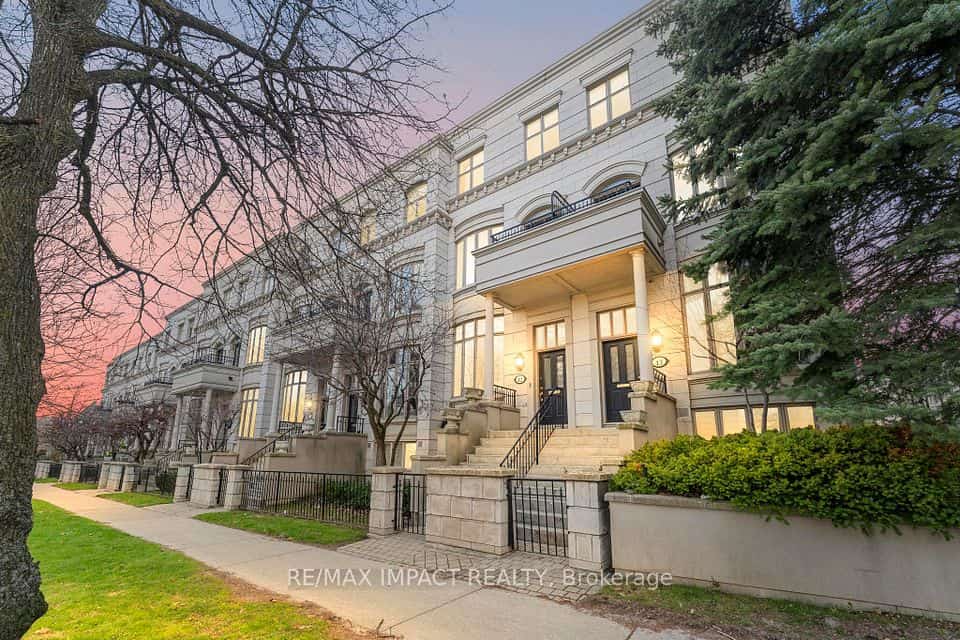 260 Russell Hill Road #13, Toronto, ON M4V 2T2