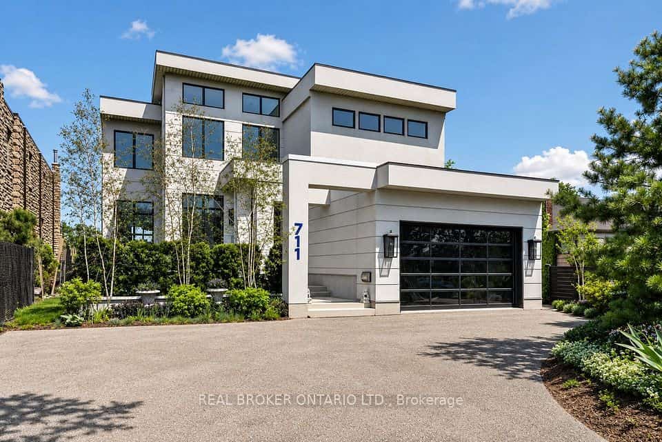711 Beach Boulevard, Hamilton, ON L8H 6Y5